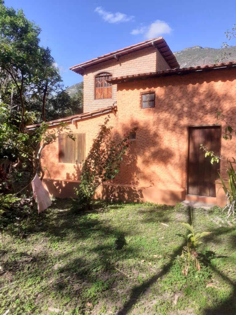 Casa sustentável bioconstrução no Vale do Capão na Chapada Diamantina