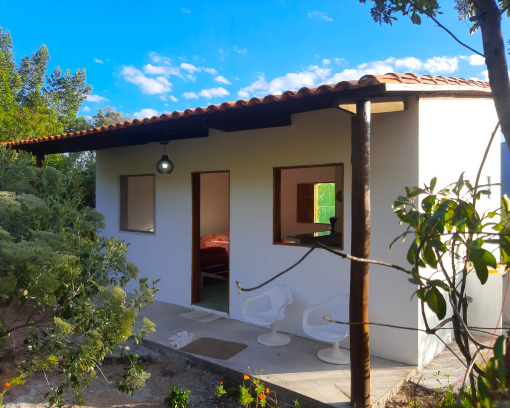 Varanda de aconchegante chalé em Piatã