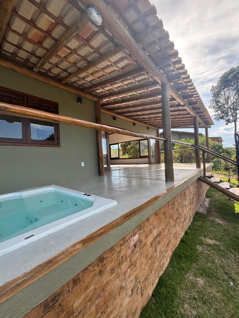 Hidromassagem e varanda em casas alto padrão no Vale do Capão com vista panoramica