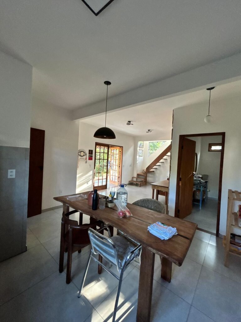 Sala com móveis em casa em Lençóis na Chapada Diamantina
