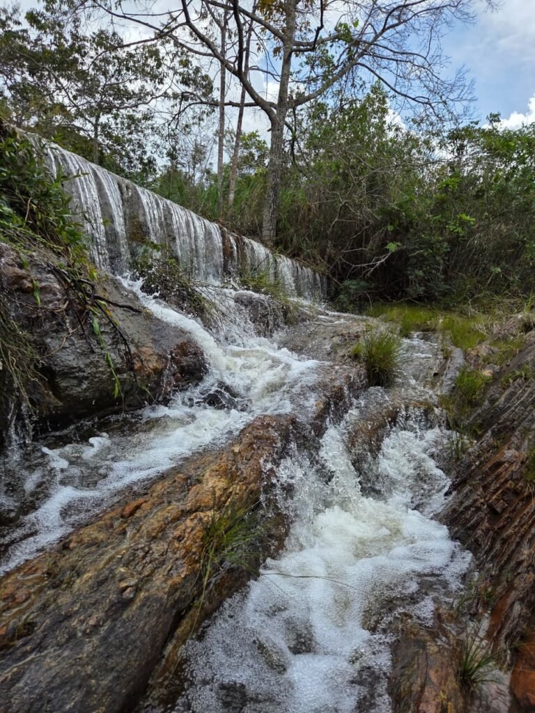 Cachoeira no rio Machado em terreno a venda na Malhada de Areia em Piatã - Chapada Diamantina