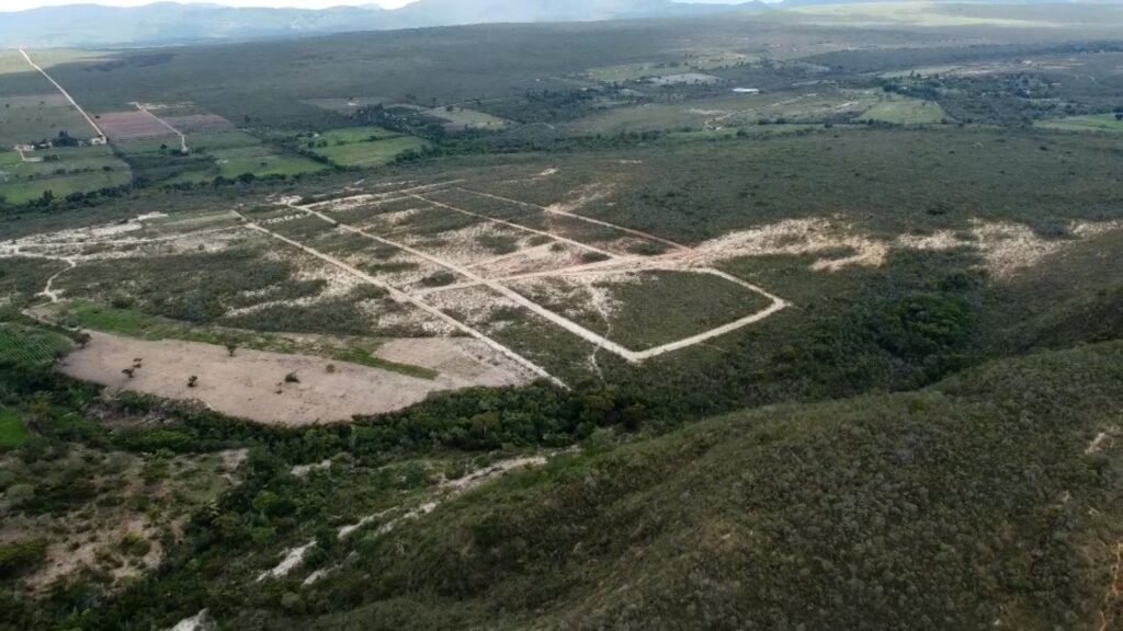 Vista panorâmica de terreno rural, localizado nas Porteiras, em Piatã, na Chapada Diamantina Bahia